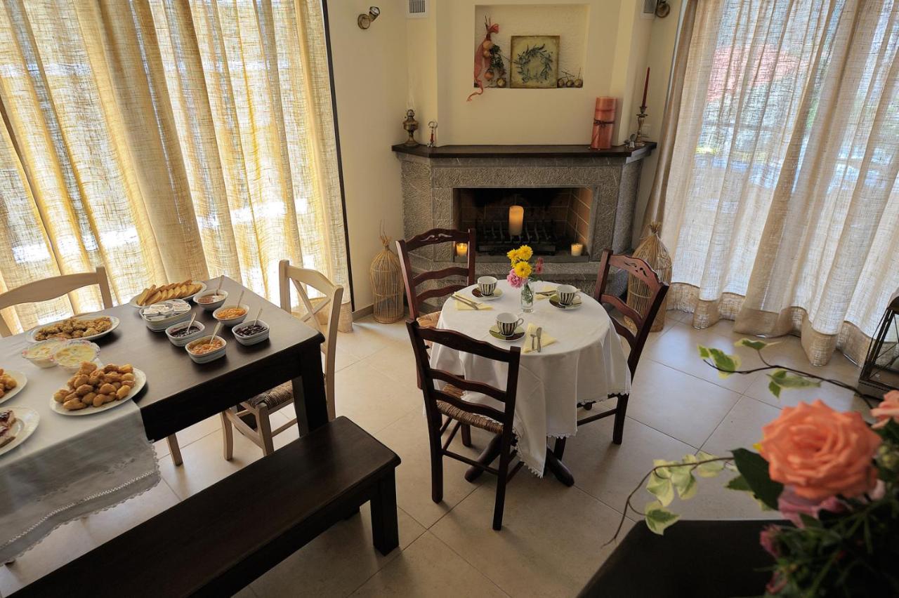 Dianthos Guesthouse Kiriákion Eksteriør billede